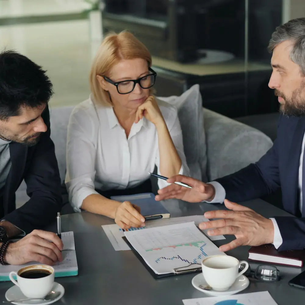 Reunión de trabajo con un equipo directivo